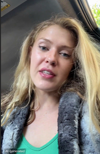 <em><strong>Sara  V. </strong></em>